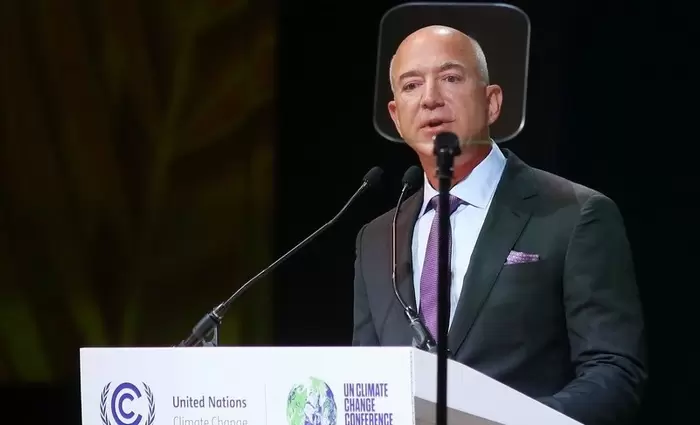 Μπέζος: Νέα επενδυτική πρωτοβουλία για ΑΠΕ σε αναπτυσσόμενες χώρες ύψους $7,5 δισ.