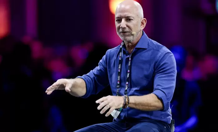 Ο Τζεφ Μπέζος αναλαμβάνει συν-διευθύνων σύμβουλος σε start-up τεχνητής νοημοσύνης