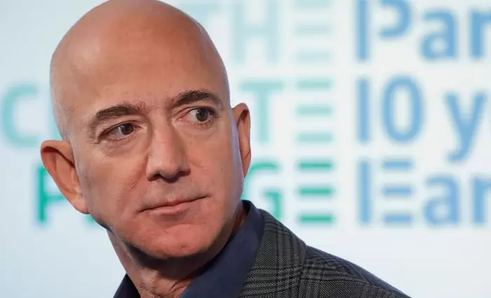 Η... μυστηριώδης αγορά μίας μετοχής της Amazon από τον Μπέζος