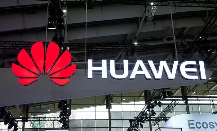 Η Huawei αρνείται ότι παραβίασε την αμερικανική νομοθεσία