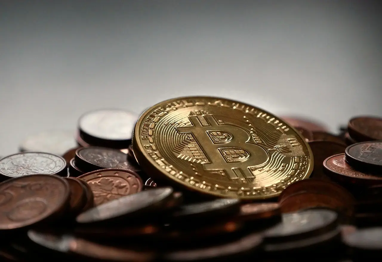 Bitcoin: Φλερτάρει με τα $70,000 μετά από εισροή $2.4 δισ. σε ETFs (γράφημα)