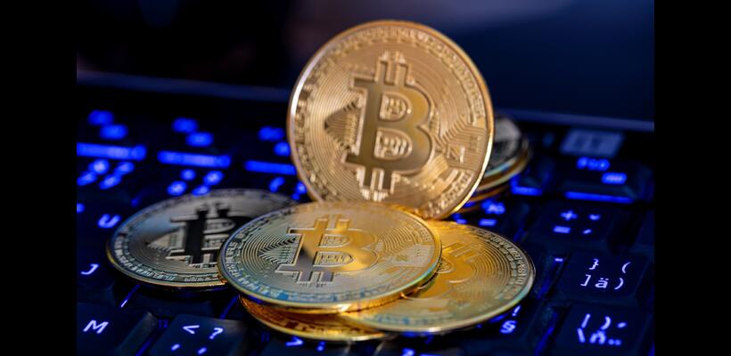 Η αποκαθήλωση του Bitcoin: Σε ελεύθερη πτώση οι τιμές, ημερομηνία λήξης είχε η ευφορία λόγω Τραμπ