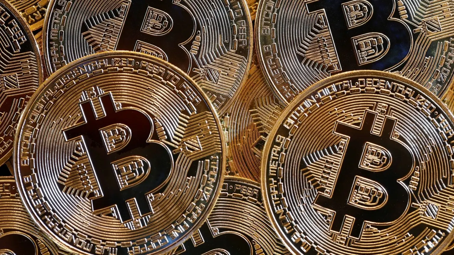 «Short squeeze» στην αγορά των bitcoin λόγω του αυξημένου ενδιαφέροντος