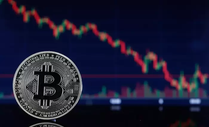 Bitcoin: Οι «φάλαινες» επιστρέφουν στις αγορές μετά την καταιγίδα