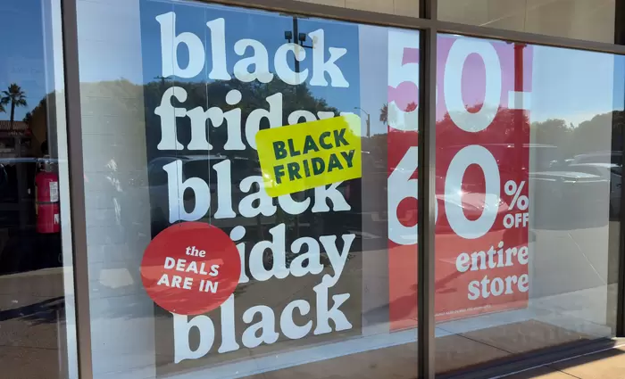 Πάνω ο τζίρος χάρη στους ξένους κατοίκους - Σήμα αισιοδοξίας πριν τη Black Friday