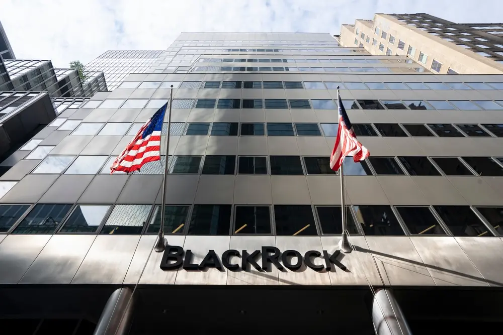 BlackRock: Στρέφεται στα αμερικανικά junk ομόλογα καθώς η ΕΚΤ επιβραδύνει τις μειώσεις επιτοκίων
