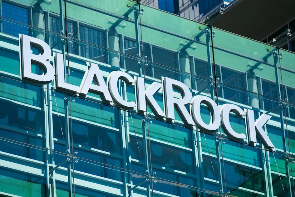 Η BlackRock γυρίζει την πλάτη στις κλιματικές ανησυχίες