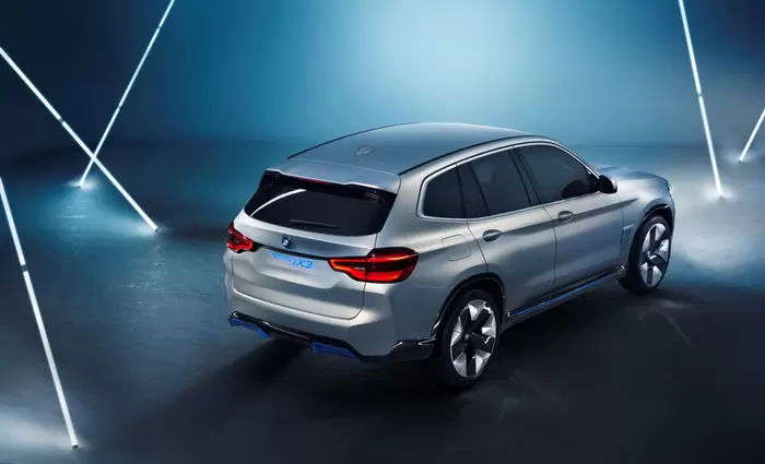 BMW Concept iX3: Το πρώτο πλήρως ηλεκτροκίνητο μοντέλο στην κατηγορία