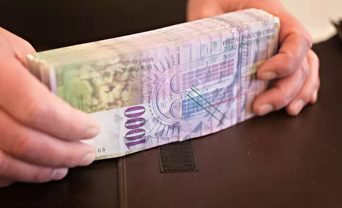 Γιατί οι Ελβετοί αγαπούν τόσο πολύ τα μετρητά;