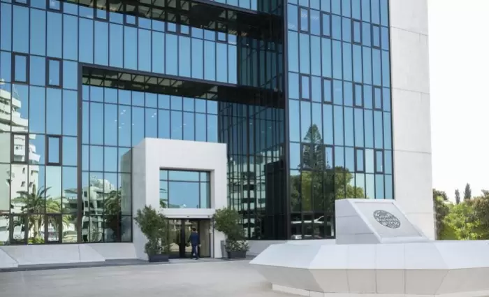 Τρ. Κύπρου: Αναθεωρεί τα προσωπικά δεδομένα