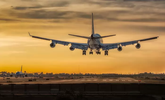 Ανοίγουν αύριο τα αεροδρόμια της Κύπρου