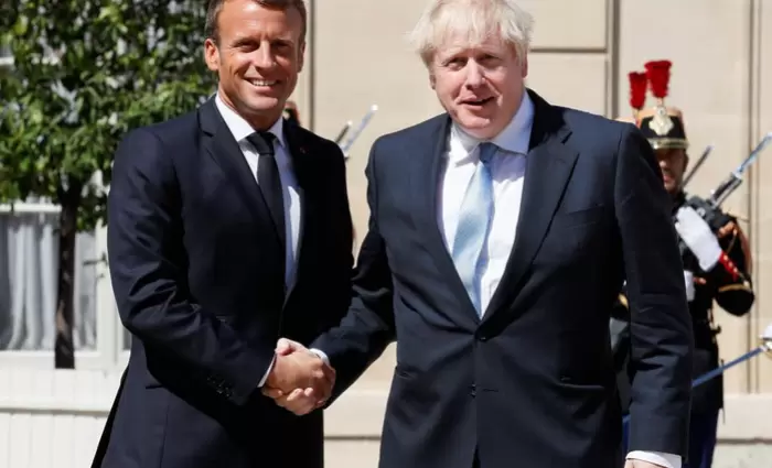 Μακρόν σε Τζόνσον: Η τύχη της Βρετανίας είναι δική σας επιλογή