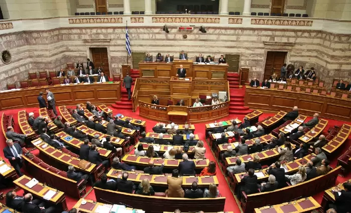 Η Τράπεζα της Ελλάδας κατέθεσε στη Βουλή την ενδιάμεση έκθεση νομισματικής πολιτικής