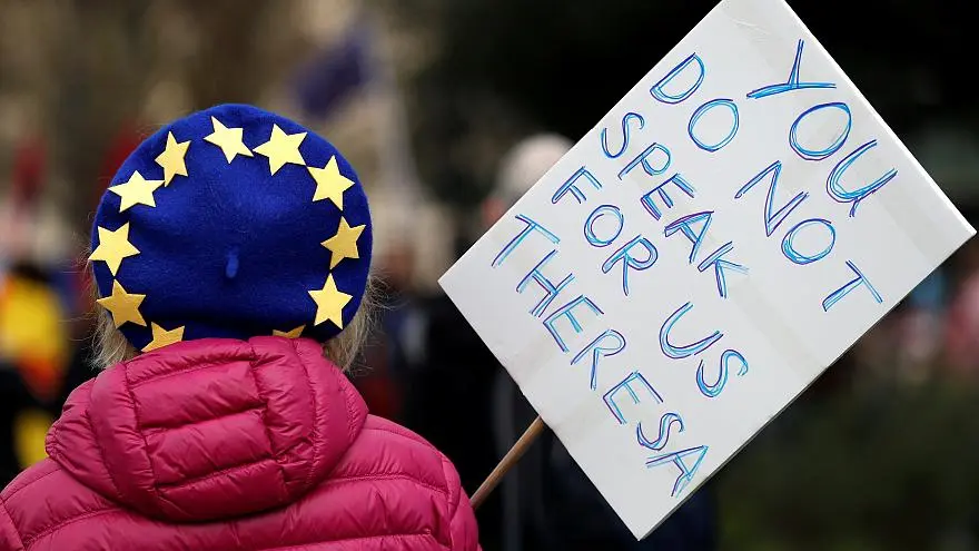 «Πραξικόπημα» κατά Μέι 