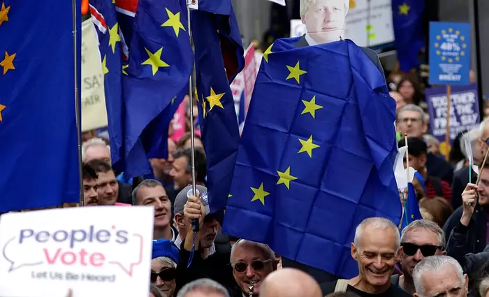 Μια δεκαετία Brexit: Η Βρετανία υπολείπεται των ομολόγων της στο εμπόριο και την ανάπτυξη