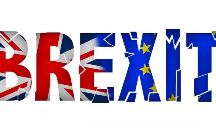 Απέφυγε οδυνηρή κοινοβουλευτική ήττα για το Brexit η Μέι 