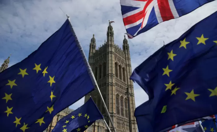 Τροπολογία για δεύτερο δημοψήφισμα Brexit θα στηρίξει ο Κόρμπιν 