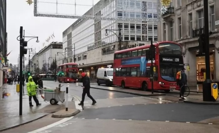 Βρετανία: Απροσδόκητη πτώση στις τιμές κατοικιών - Φόβοι για νέες φορολογικές αυξήσεις