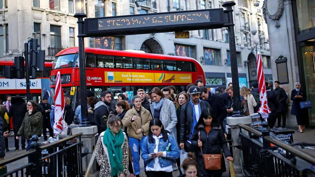 Ανέβασε ταχύτητα η βρετανική οικονομία τον Ιούλιο