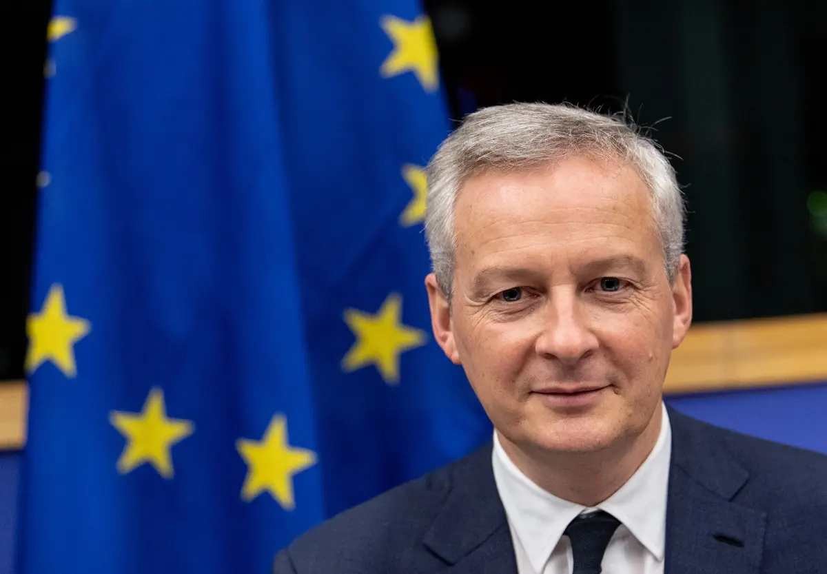 Μπαίνει σφήνα στη διαμάχη για τα κορωνο-ομόλογα η Γαλλία