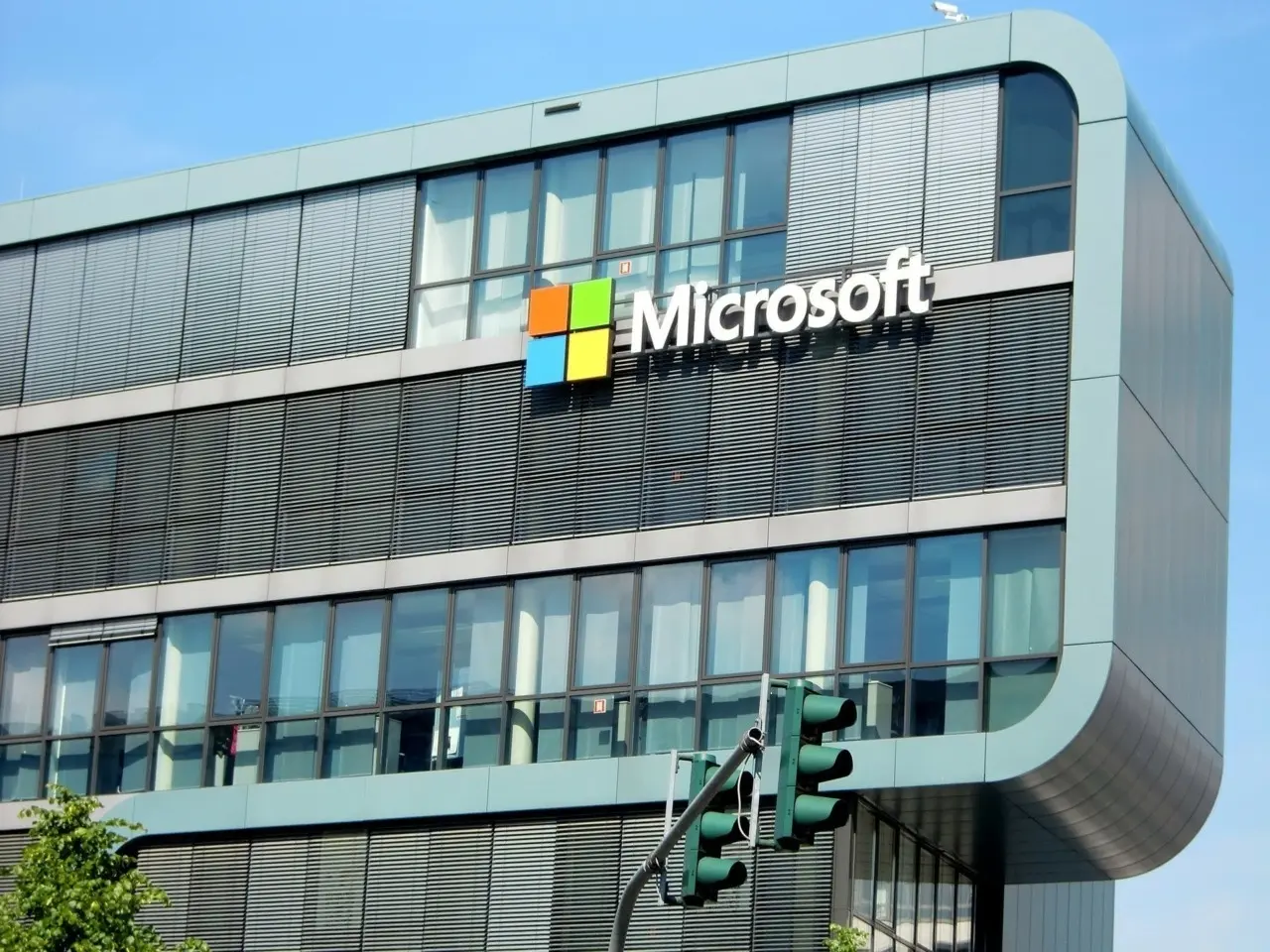 Αγωγή 1 δισ. λιρών στη Microsoft για υπόθεση υπερτιμολόγησης στη Βρετανία