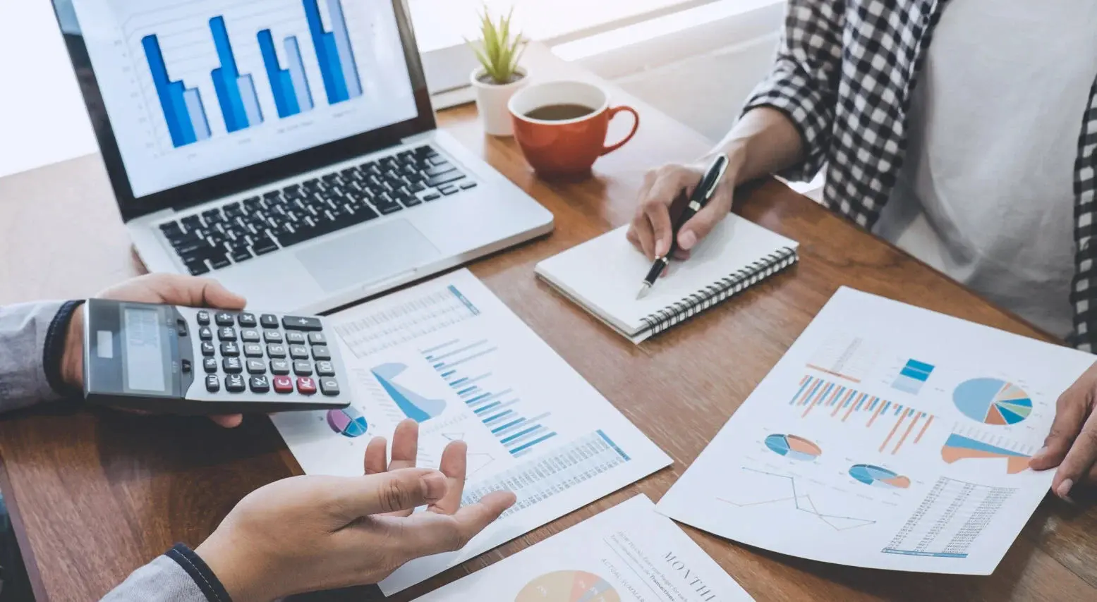 Salesforce: To 80% των ομάδων πωλήσεων πειραματίζεται με την AI