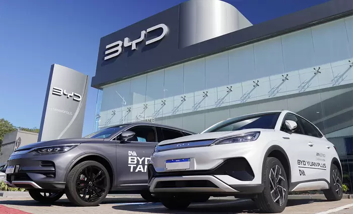 Πρόσθετους δασμούς 100% στα ηλεκτρικά αυτοκίνητα της Κίνας βάζει ο Καναδάς