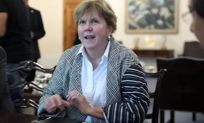 Μη εκτελεστική Σύμβουλος στην Shell η Λουτ