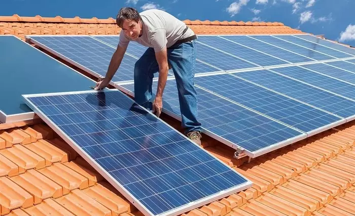 Συζητούν για τους αυτοκαταναλωτές ηλεκτρισμού από ΑΠΕ