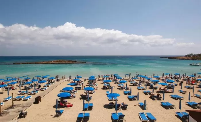 Σε κατάσταση αναμονής η τουριστική βιομηχανία για τη νέα σεζόν