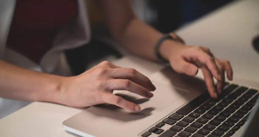 Ηλεκτρονική υποβολή αιτήσεων για επίδομα ανεργίας και μητρότητας