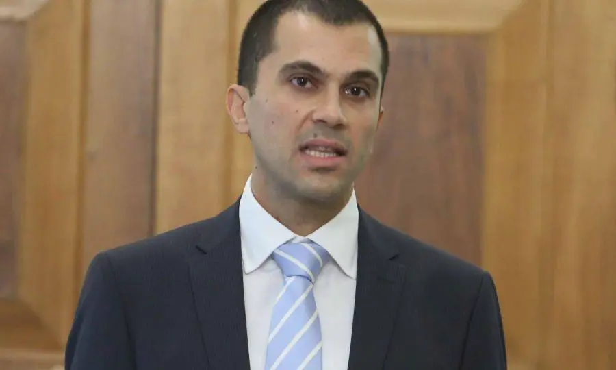 Επαφές με Λονδίνο και Μόσχα για τον τουρισμό