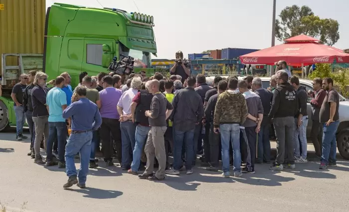 Αδιέξοδο για τους Μεταφορείς Α' – Συνεχίζουν την απεργία αναζητώντας λύσεις