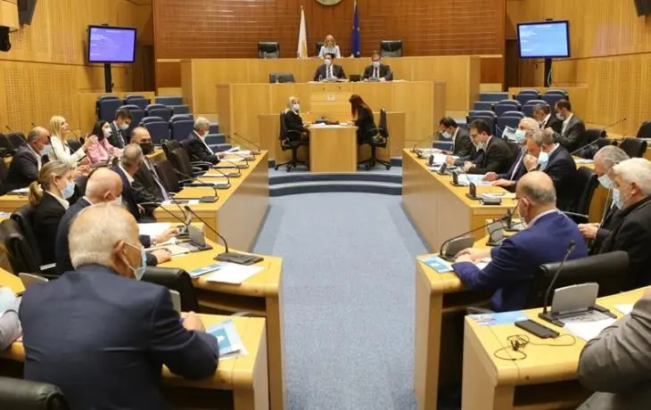 Ψήφισαν νόμο για τη λειτουργία ξενώνων