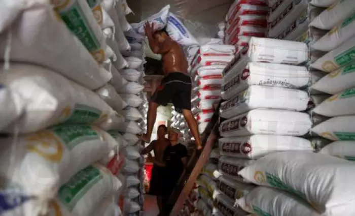 Εκατομμύρια άνθρωποι θα πληγούν από την απαγόρευση εξαγωγών ρυζιού από την Ινδία