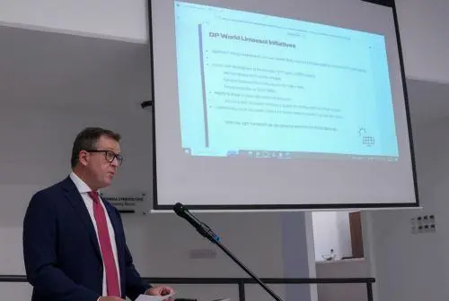 Η ηλεκτροδότηση πλοίων στα κυπριακά λιμάνια απασχόλησε συνέδριο στη Λεμεσό