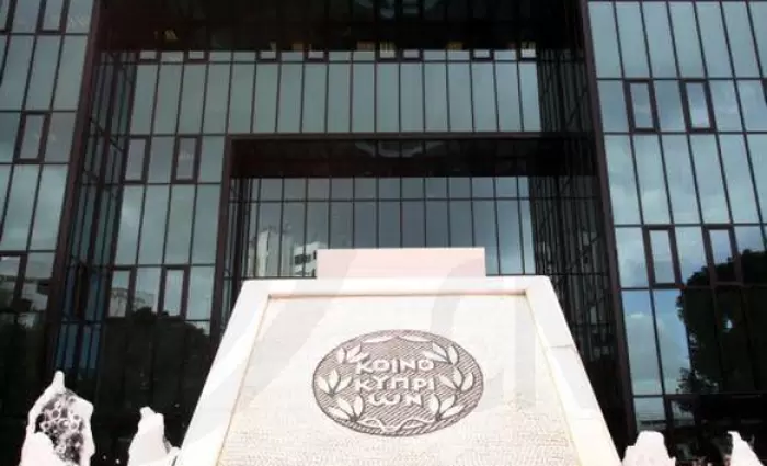 «Κάνει πίσω» η Lone Star για Τράπεζα Κύπρου