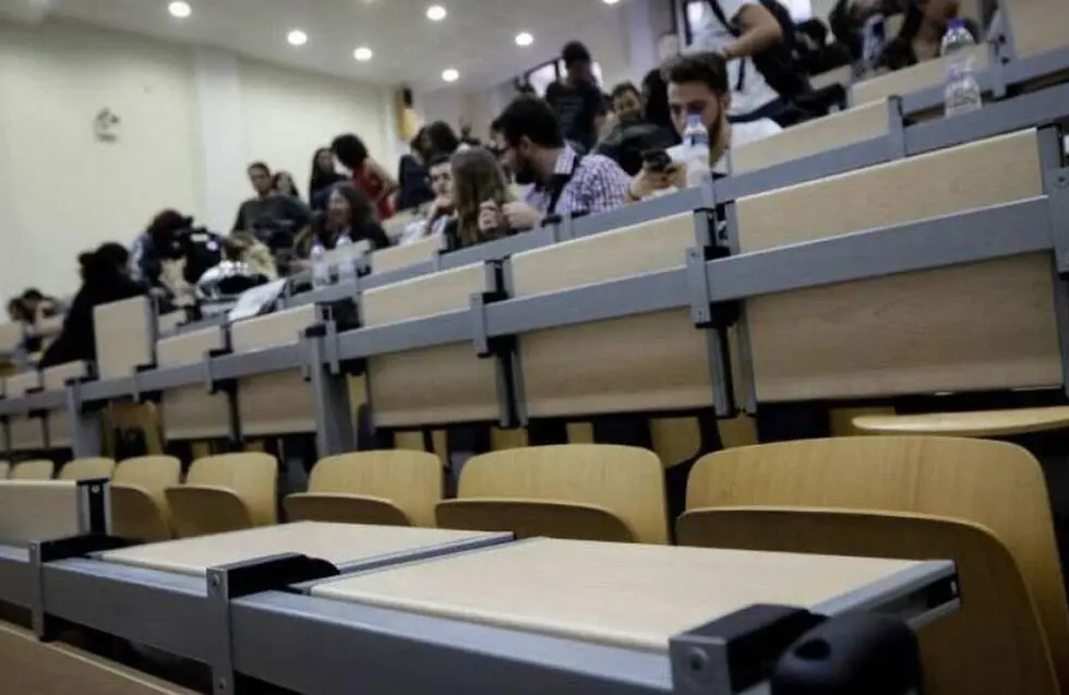 Ελλάδα: Ποιες σχολές θα κινδυνεύσουν να κλείσουν λόγω των ιδιωτικών ΑΕΙ;