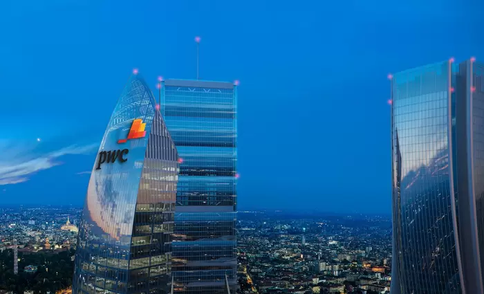 Στα 45 δισεκατομμύρια δολάρια τα έσοδα της PwC