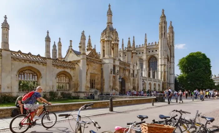 Βρετανία: Νέο χαράτσι σε όλους τους ξένους φοιτητές - Τι αλλάζει στα δάνεια