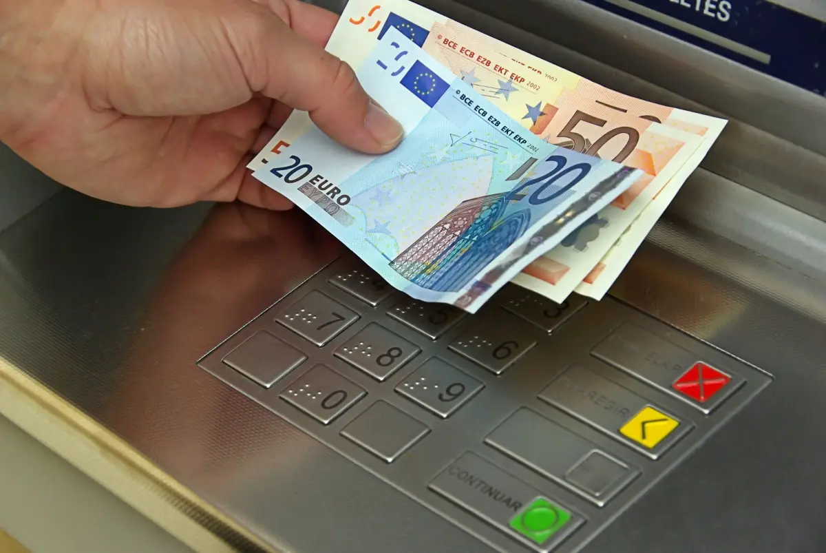 Πότε θα αρθούν τα capital controls στην Ελλάδα;