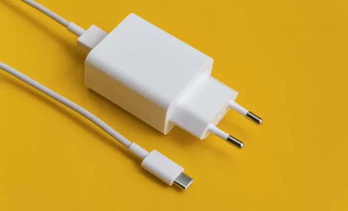 Ευρωπαϊκή Ένωση: Έρχονται οι ενιαίοι φορτιστές για όλες τις φορητές συσκευές