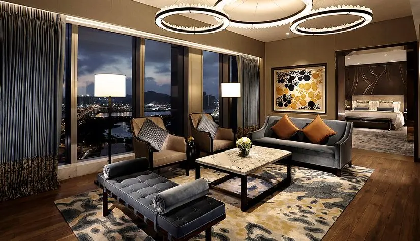 H Melco έλαβε 85 αστέρια για τα ξενοδοχεία, σπα και εστιατόριά της