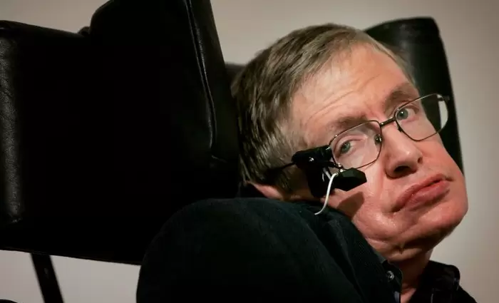 Πόσο δημοπρατήθηκε το αναπηρικό αμαξίδιο του Στίβεν Χόκινγκ;