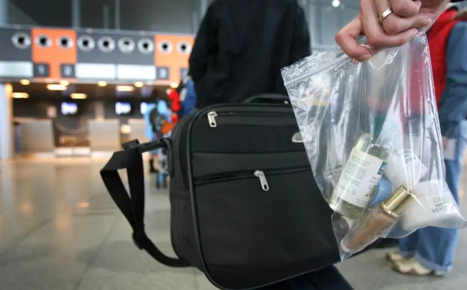 Αλλάζουν οι περιορισμοί για τσάντες και υγρά στο Χίθροου