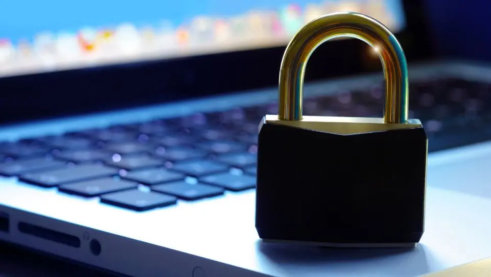 4+1 συμβουλές για να μην κινδυνεύετε στο internet