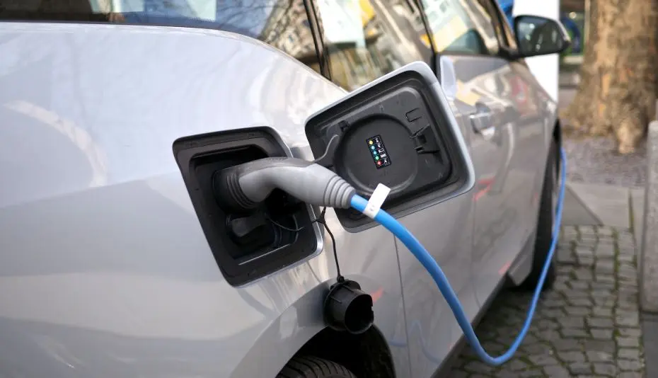 Η ηλεκτροκίνηση «εκτοξεύει» το κόστος κατασκευής των μικρών οχημάτων