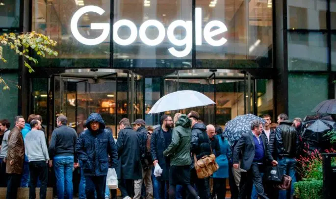 Κατηγορούν την Google ότι απέλυσε εργαζόμενους επειδή έκαναν απεργία