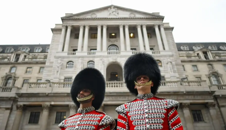 Αμετάβλητα διατήρησε τα επιτόκια η Τράπεζα της Αγγλίας
