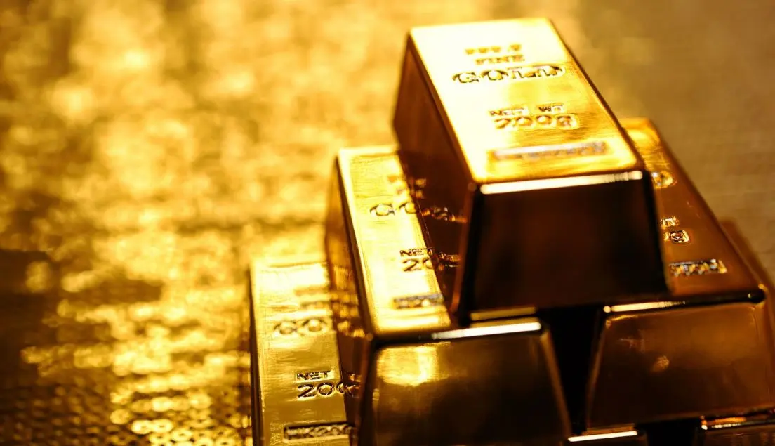 Οι επενδυτές στρέφονται μαζικά στον χρυσό και δίνουν ρεκόρ 7ετίας